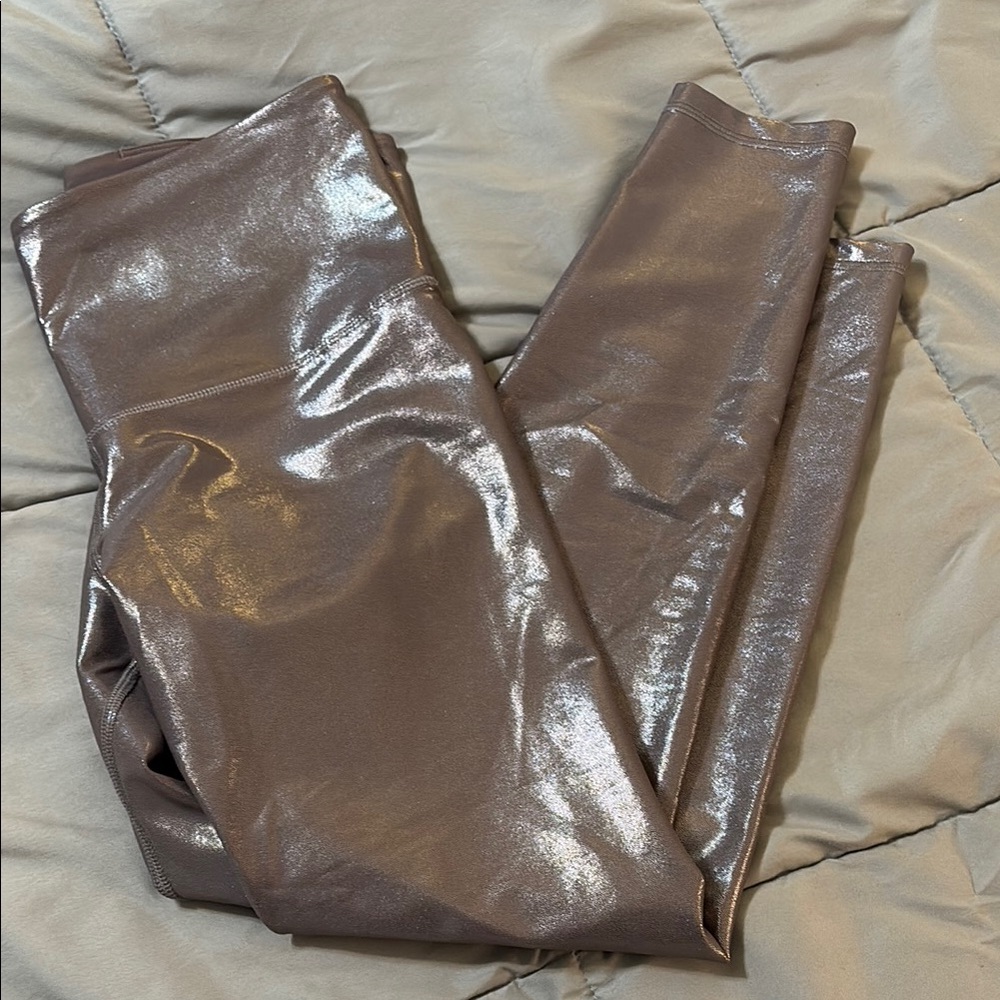 Old Navy Powersoft Lavendar Metallic Leggings size large petite. Extra high rise - Picture 6 of 6